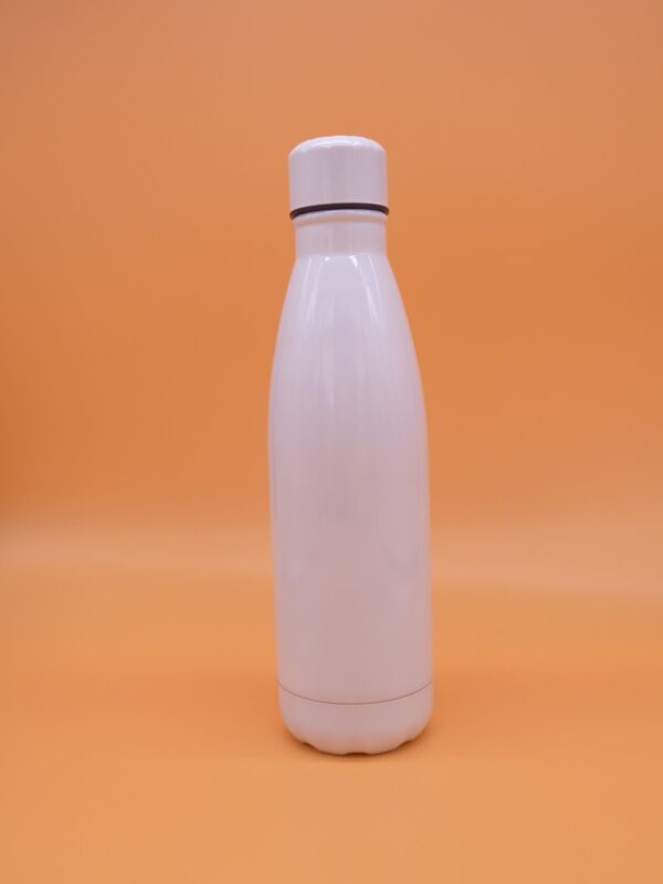 Botella-de-agua movimiento-blanco