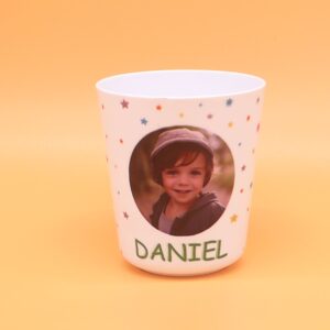 Vaso-infantil-de-plástico-blanco